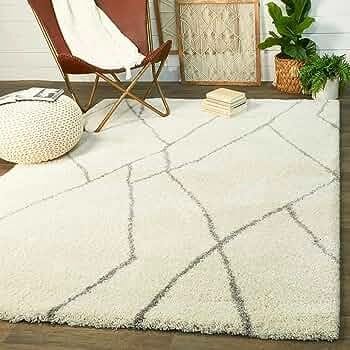 Ivory With Grey lining Soft Microfiber Fluffy Rug.